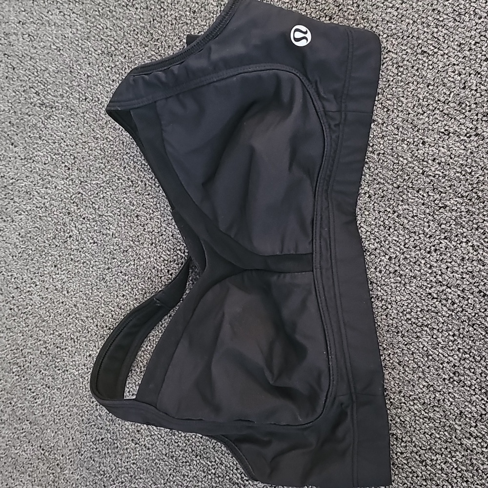 Lululemon workout Bra - Picture 1 of 8